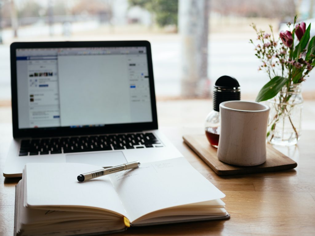 kampania e-mail marketingowe dla firm. kampanie reklamowe Facebook Ads prowadzone przez Cylka Marketing﻿.